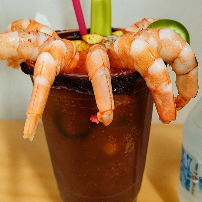 CLAMATO CAMPECHANO CAMARON COCIDO