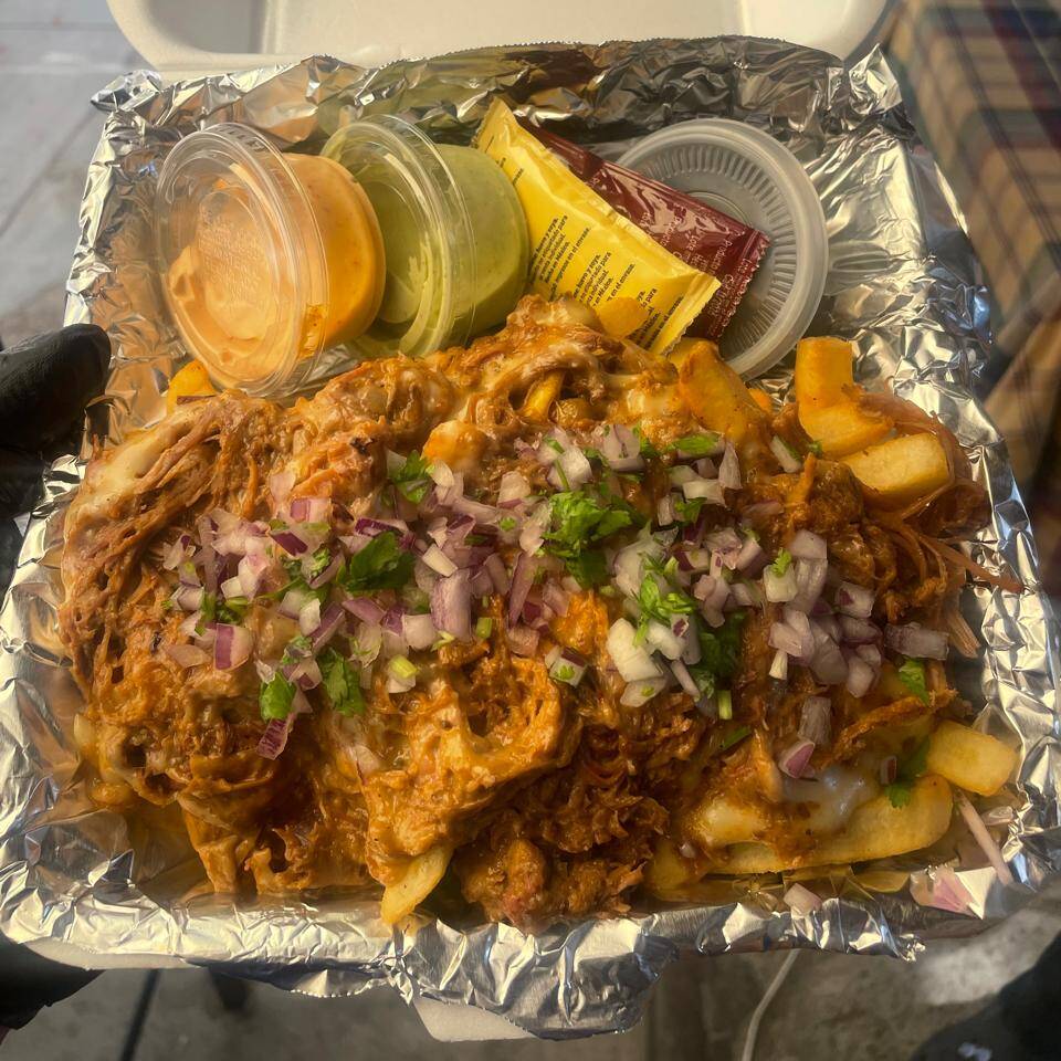PAPAS CON BIRRIA