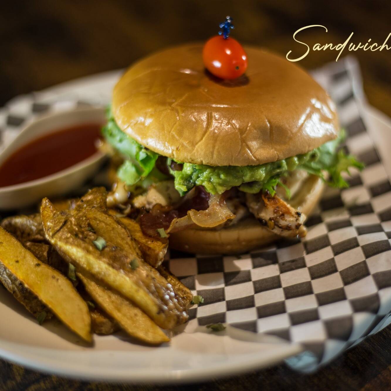 Sandwich de pollo al pesto