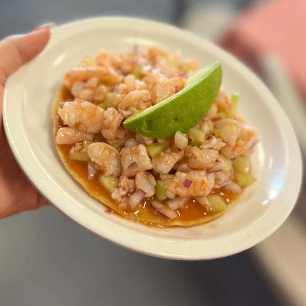 Tostada especial de camarón