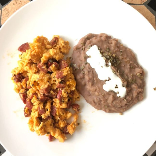 HUEVOS CON CHORIZO