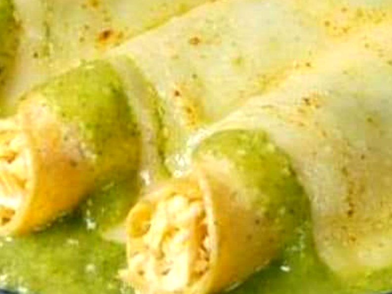 COMBO ENCHIADAS SUIZAS + AGUA FRESCA