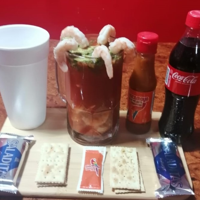 Cóctel COMBINADO Mediano (591ml)(20 onzas)