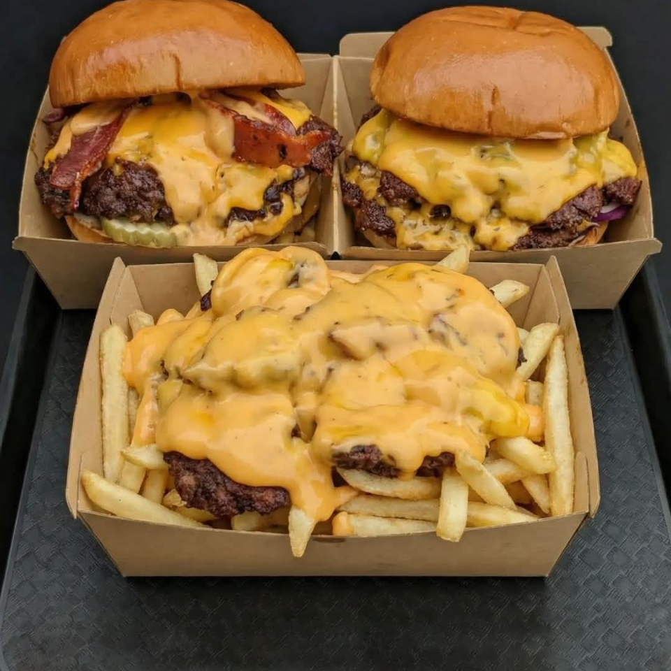 Super Burgers + Papas Oferta Exclusiva 2x1
