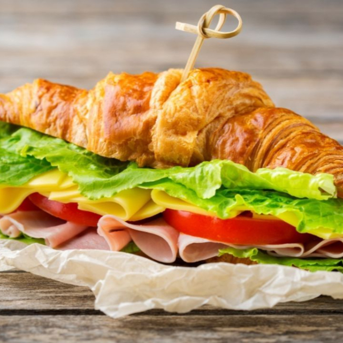 Cuernito Relleno de Jamón