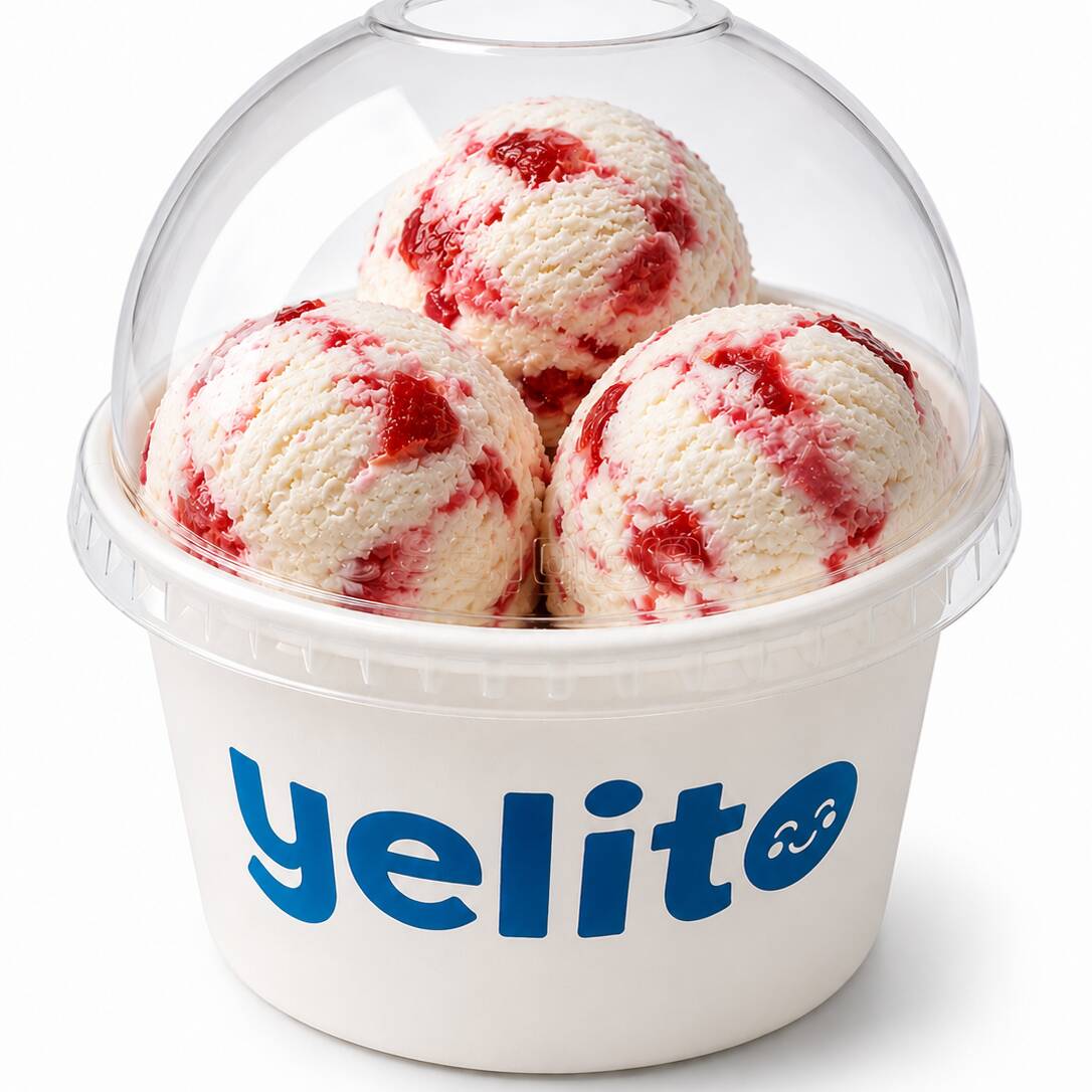 Helado de Fresas con Crema Mediano