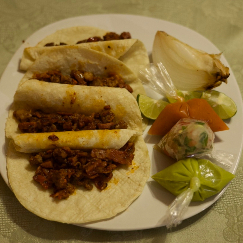 4 Tacos de discada + Una Joya