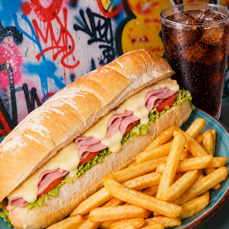 Combo Sandwich Jamón y Queso 22cm.