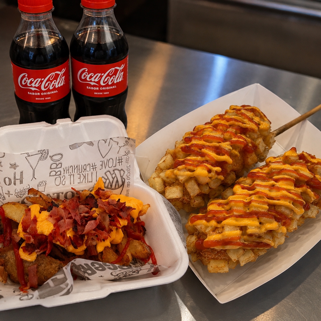 X2 Banderilla SENCILLAS+2 papas tocineta + 2 Cocas
