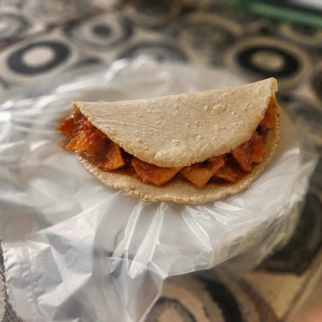 Taco de Comal de Chilaquiles
