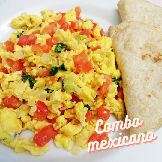 Huevos a la mexicana + Café Americano Caliente