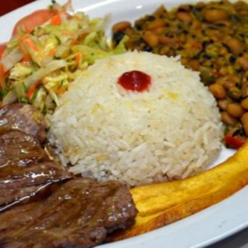 Ejecutivo con Carne Asada