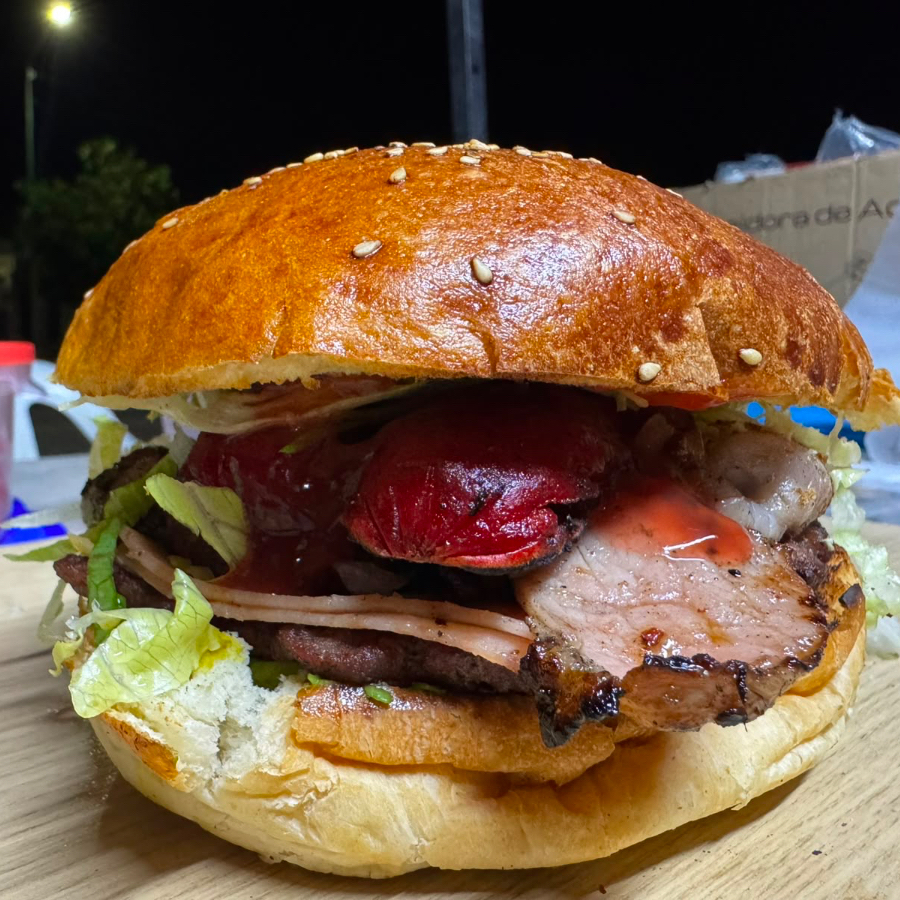 Suprema: 2 carnes, 2 jamón, queso