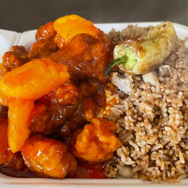 Pollo Naranja Arroz con Pollo y Uno Chun Kun
