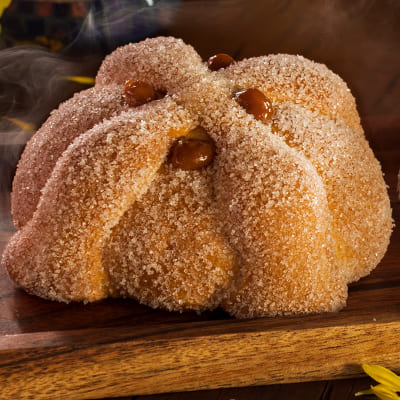 Pan de Muerto con Cajeta