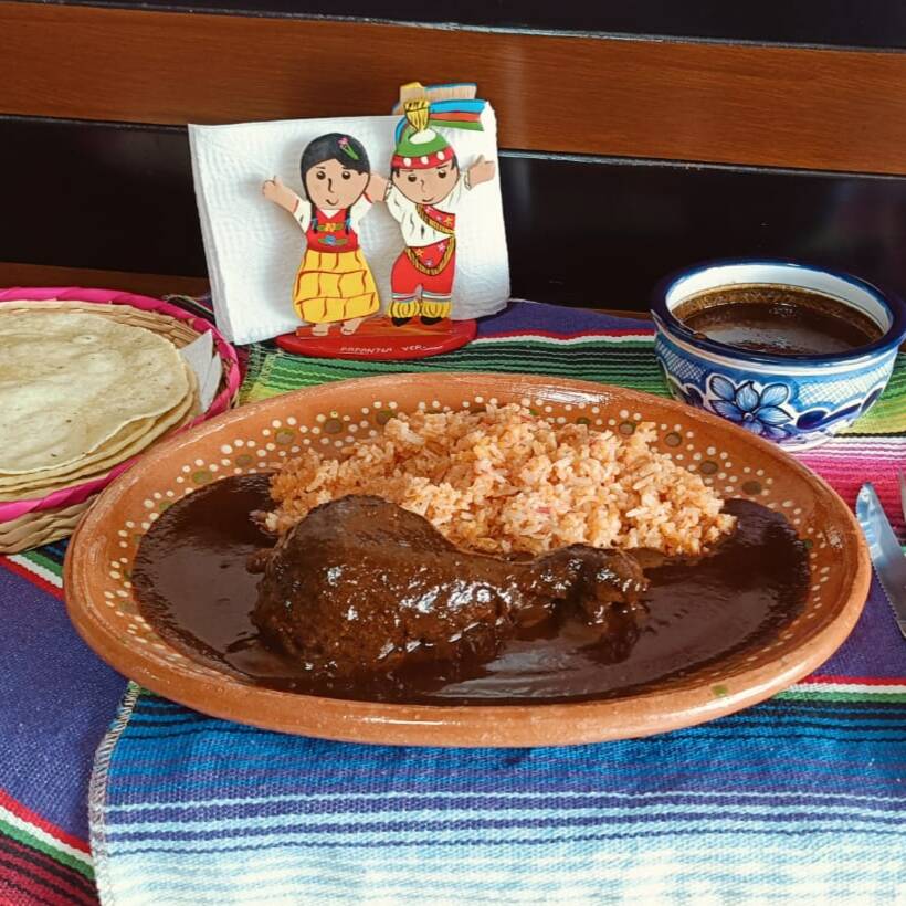 Mole Papanteco con Arroz (Temporada)