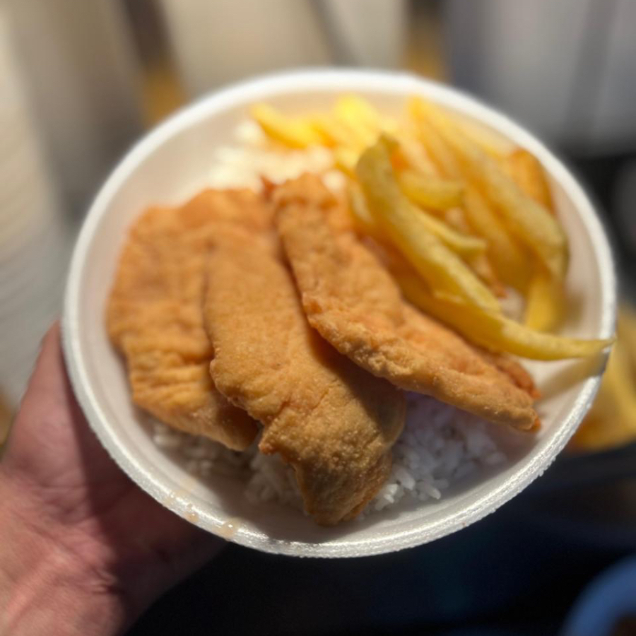 Arroz, feijão, 1 frango a milanesa, batata frita ou macarrão e salada do Dia