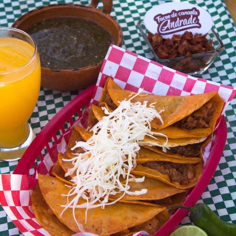 Taco de Pollo con Mole