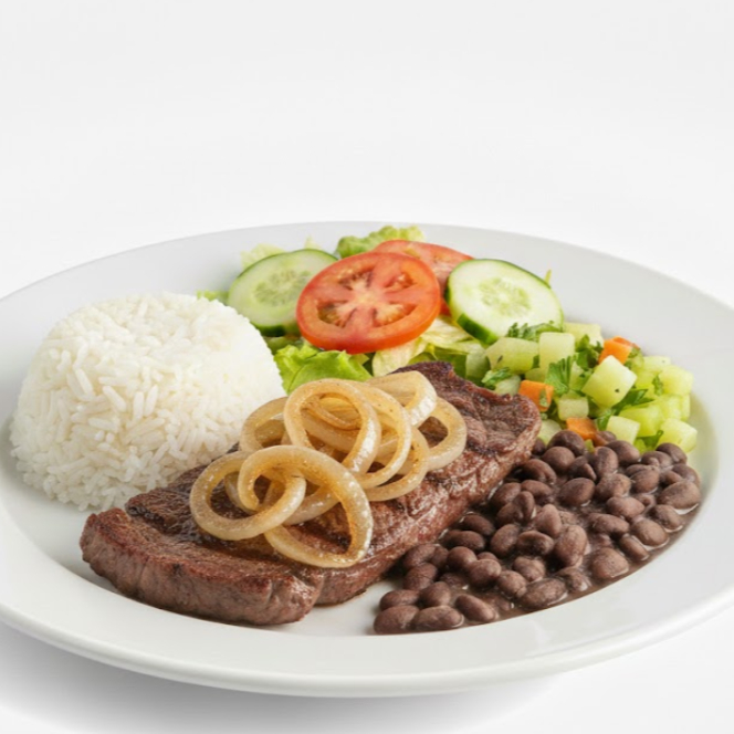 Casado con Bistec de Res Encebollado