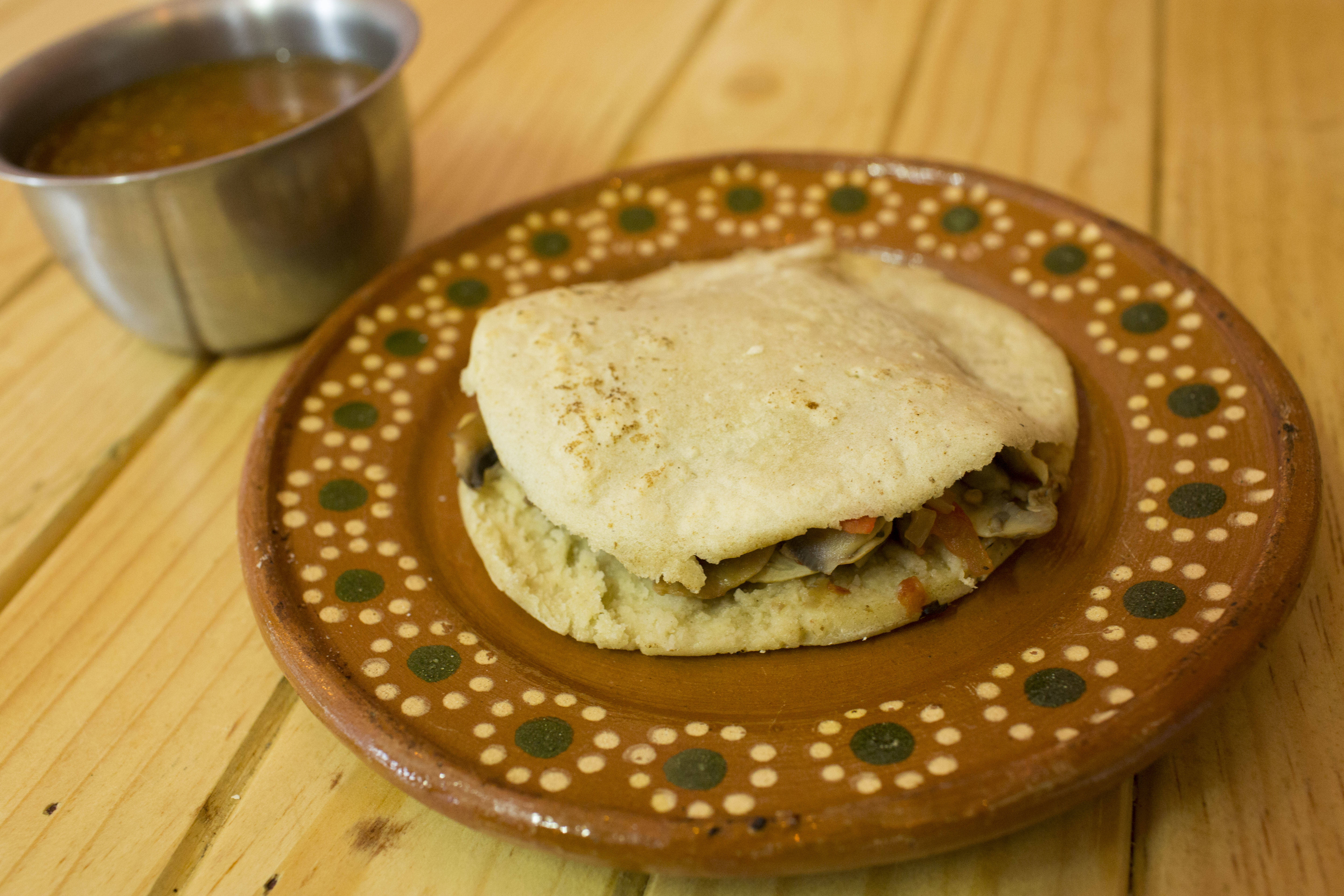 Gordita de Frijoles Fritos
