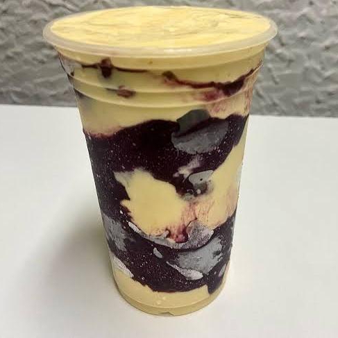 Delicioso açaí com creme de maracujá