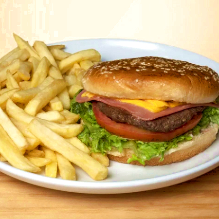 Hamburguesa con papas + Coca Cola