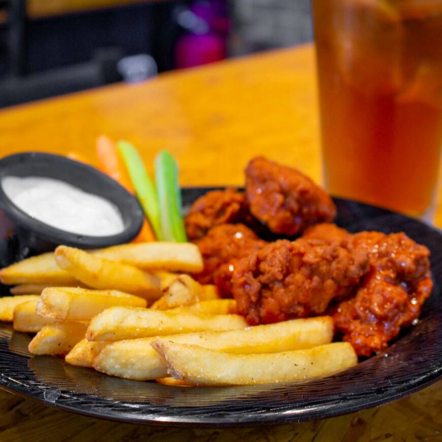 Combo 7 Boneless con Papas + Té Helado