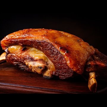 Costela premium (1kg) assada lentamente em base a lenha. Temperada somente com sal médio de parrilla. Embalagem especial, pronta para ser aquecida no forno ou micro-ondas sem perder a suculência. Uma experiência única para quem valoriza carne de verdade.