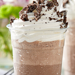Frappe Cookies and Cream+rebanada cheesecake