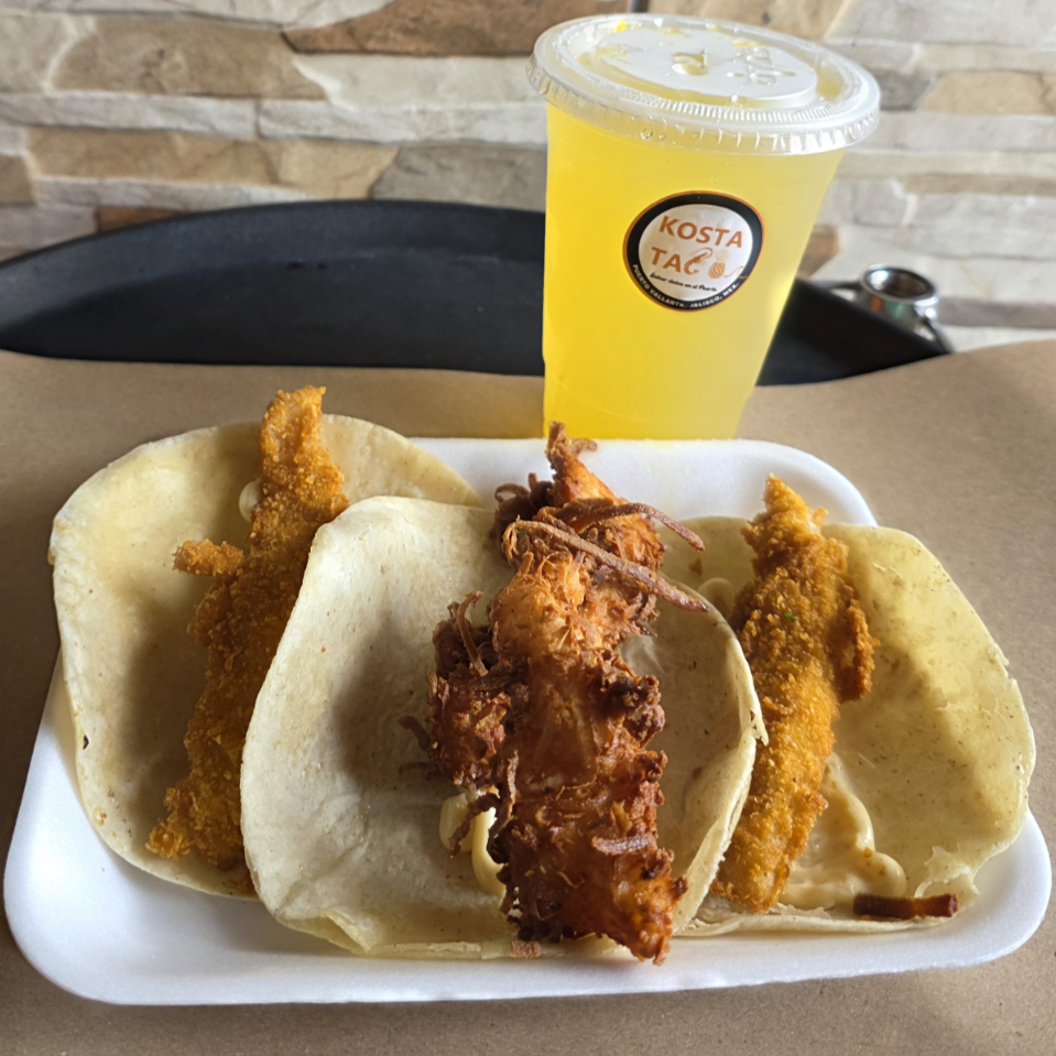 Combo clasico,3 Tacos capeados+agua del dia 500ml