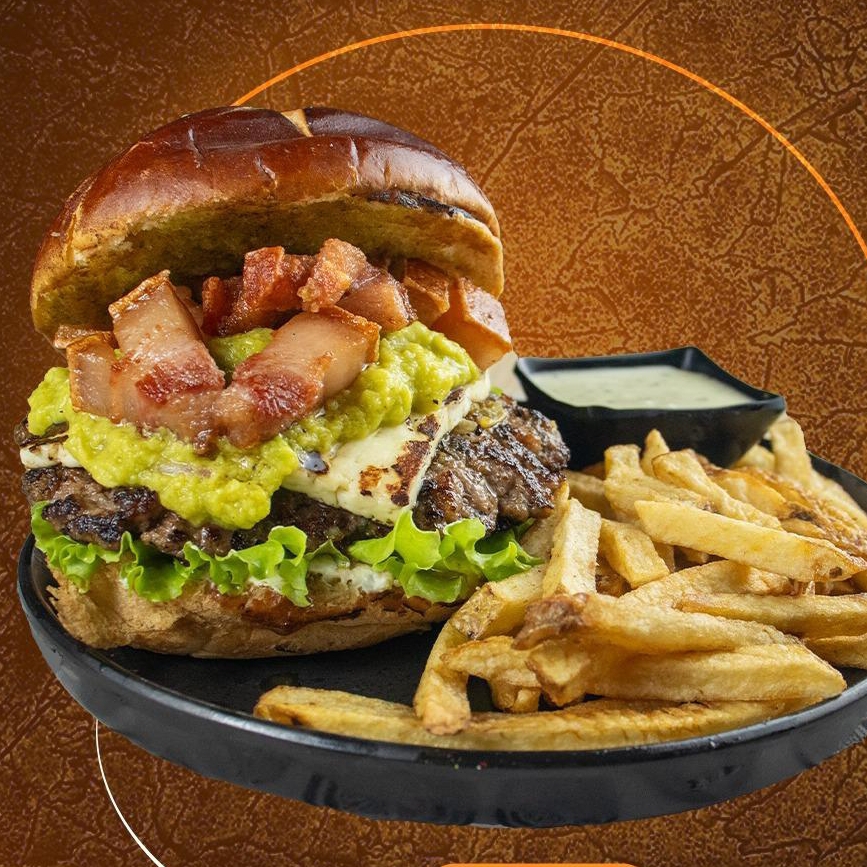 Burger pork belly + Papas a la francesas