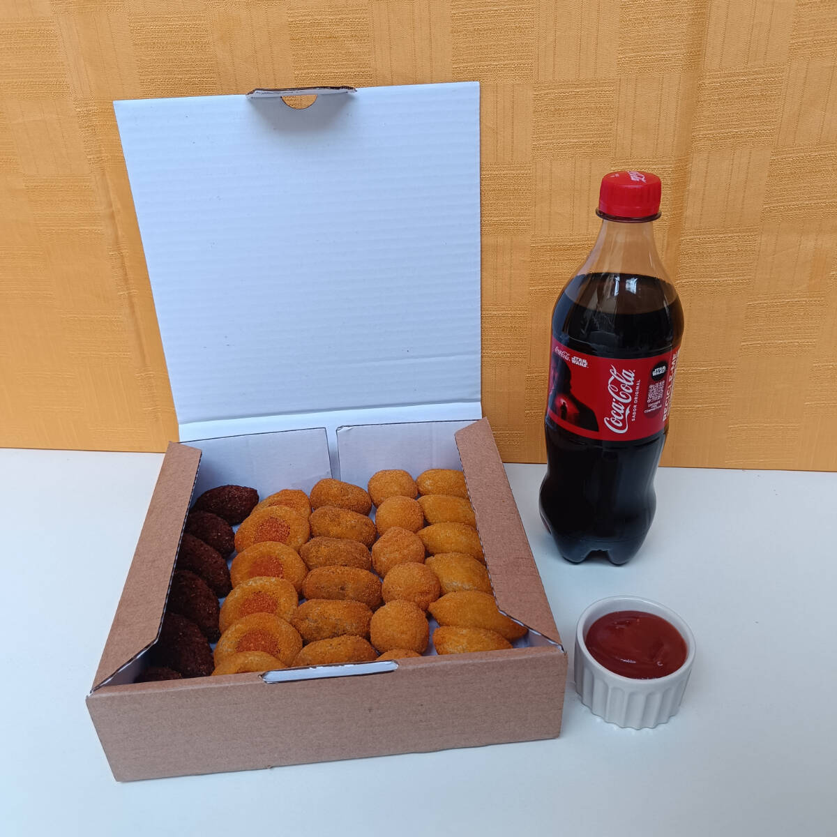 50 salgados + refrigerante 600ml