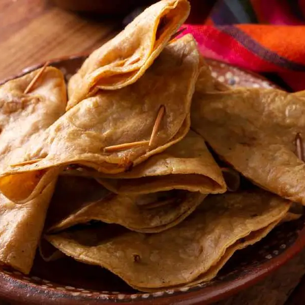 Quesadilla Frita Rellena de Papa.