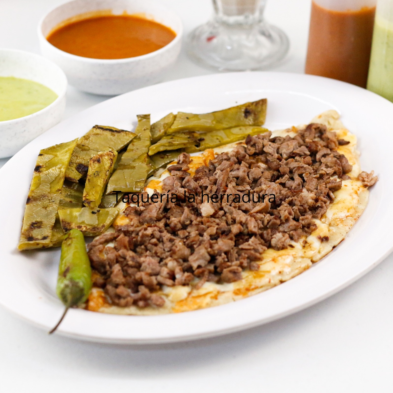 Huarache de Bistec con Queso