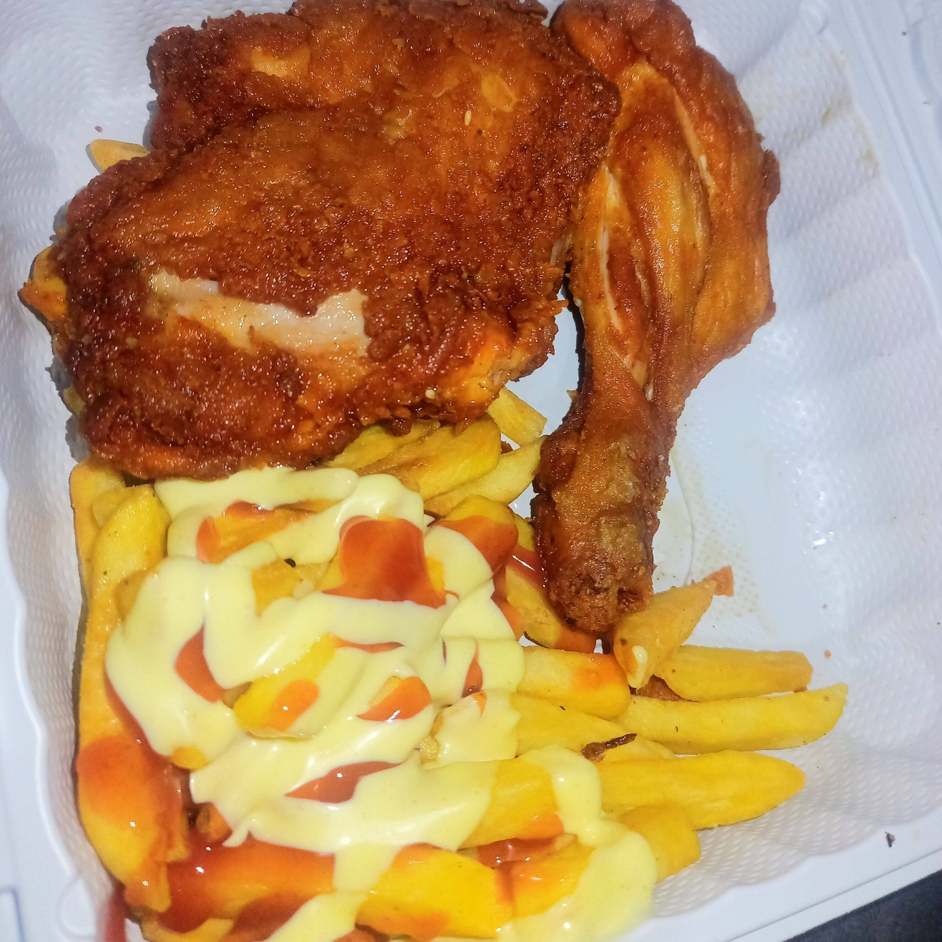 Porcion de Pollo Muslo Cadera con Gaseosa