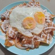 Chilaquiles Rojos de Pollo