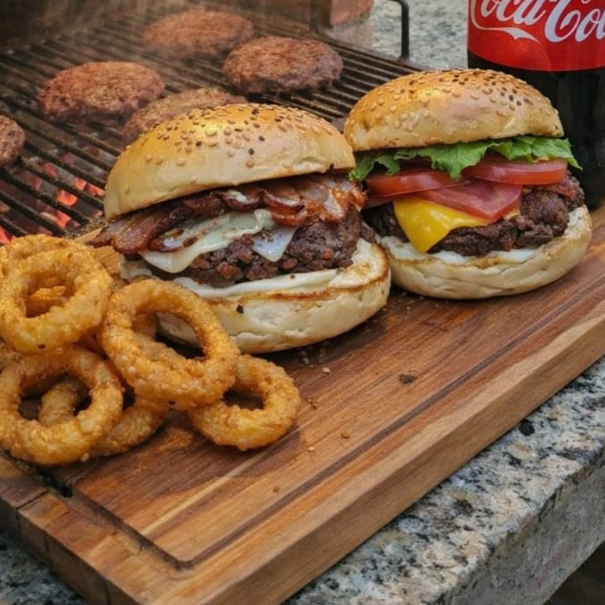 1x Batata Crinckle, 1x Churras Bacon , 1x Churras Calabresa, 1x Refrigerante em lata