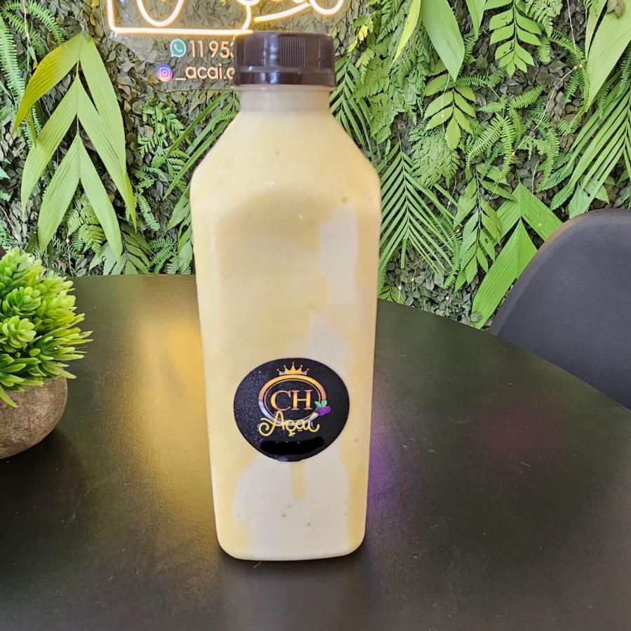 cupuaçu batido banana com leite integral , leite em pó e leite condensado
