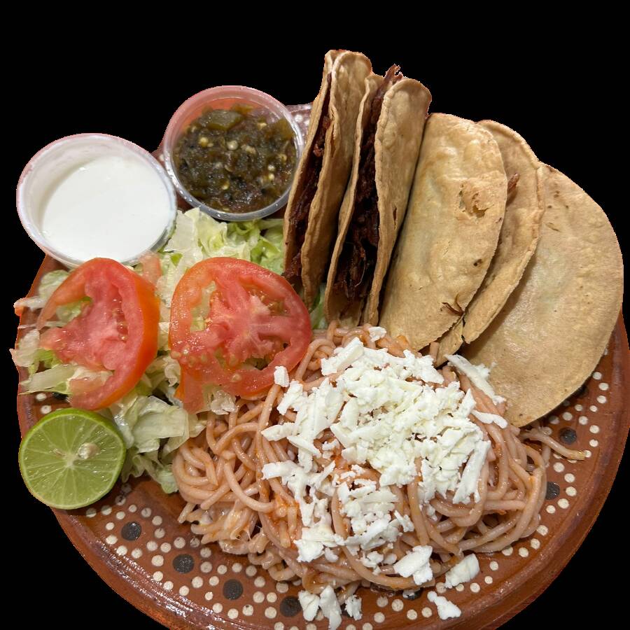 TACOS DORADOS DE CARNE DESHEBRADA