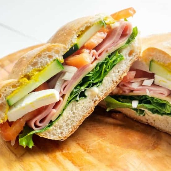 Torta de Jamón o Salchichas + Papas