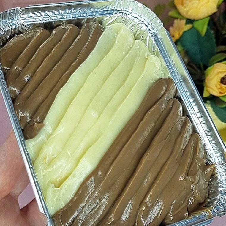 Novidade que vai conquistar seu coração!
Nosso maravilhoso e irresistível bolo de cenoura agora ganhou duas coberturas incríveis: Ninho e chocolate. A combinação perfeita para deixar cada pedaço ainda mais delicioso!
tags____
Bolo , bolo de cenoura , chocolate , Ninho , dois amores