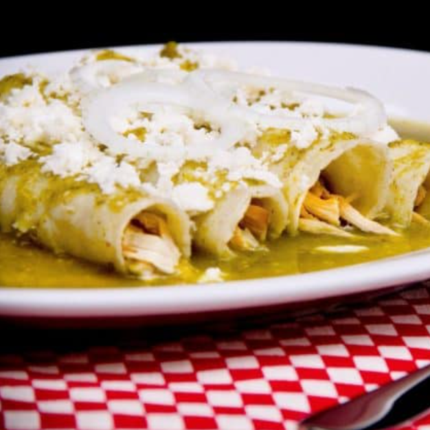 Enchiladas Verdes con Pollo