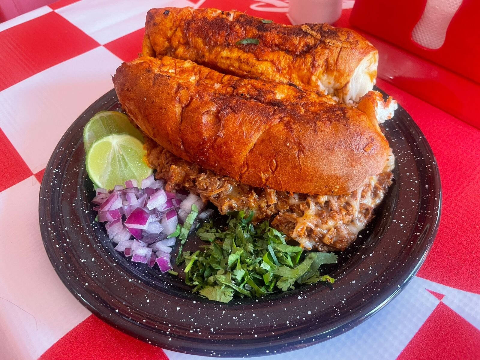 Birrieria Llamas /Birria de res, Tacos & más