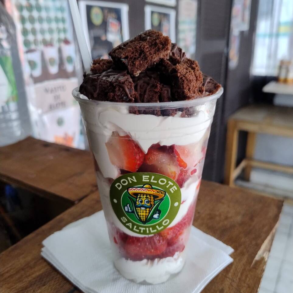 Fresas con Crema y Brownie