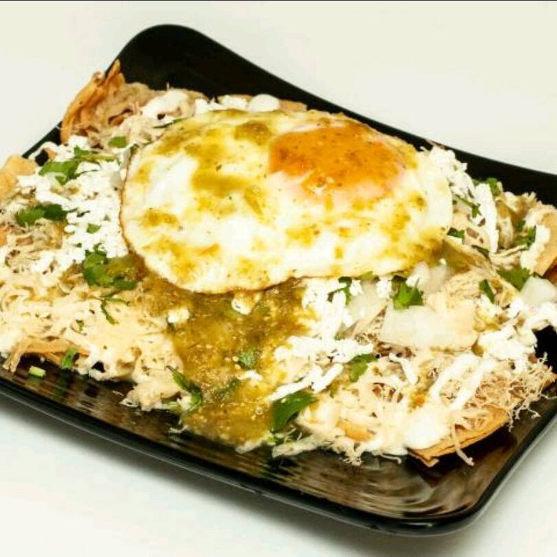 CHILAQUILES AHUEVADOS