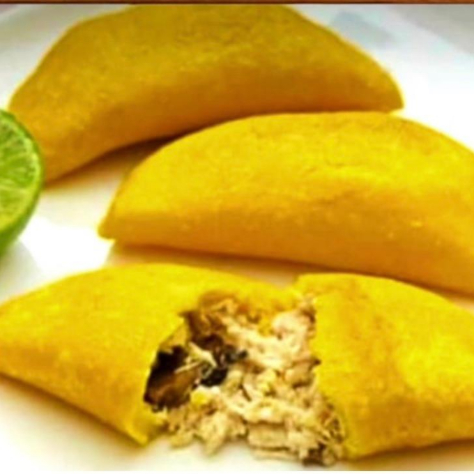 Combo Futbolero Empanadas x 8 + 2 Gaseosas