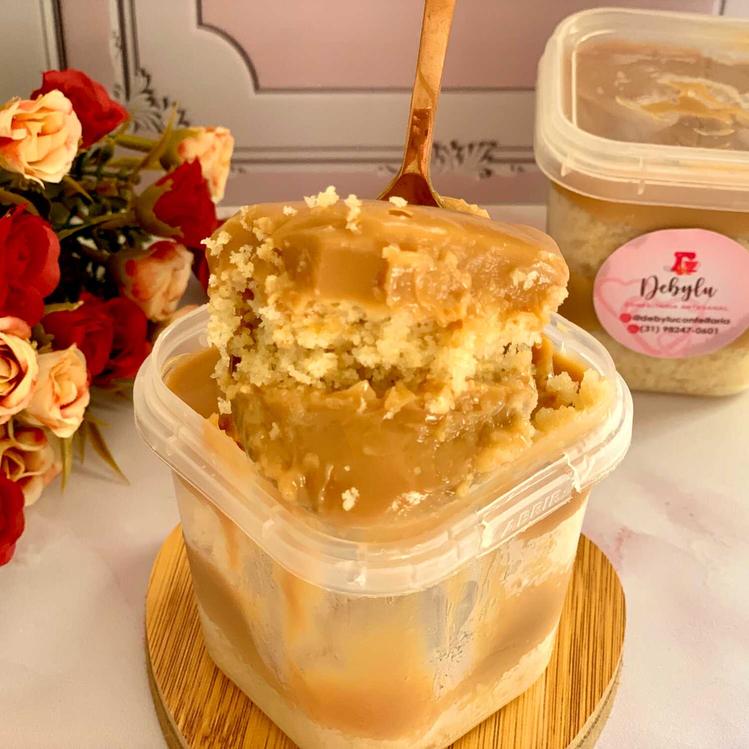 Massa de baunilha molhadinha com camadas doce de leite cremoso.
.
.
##tag
caldos , canjica , quente , entrega rápida , desconto , promoção , 0,99 , 0800 , off , cupom , barato , melhor preço , oferta , frete grátis , descontão , preço baixo , doces ,
bolos , brigadeiro , docinho , kit festa , aniversario , bolo no pote , chocolate , morango , sobremesa , nutella , copo da felicidade , brownie , confeitaria , doceria , gourmet , bombom , piscina , ganache , caseiro , vovó , bento cake , vulcão , red velvet , trufas , banoffe , pudim , doce de leite , pão de mel , oreo , ferrero , kit kat , tartelete , ninho , cupcake , afogadinho , bolo , cone , dois amores , cookie , torta de frango , catupiry , coxinha , salgado frito na hora , salgado , empada , lanche , maçã do amor , morango do amor.