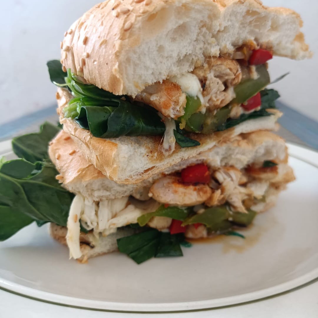 Torta de Puerco, Incluida Agua de Sabor 1 Lt