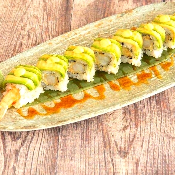 Camarão Crocante, Creme Cheese, Arroz Japonês e Abacate