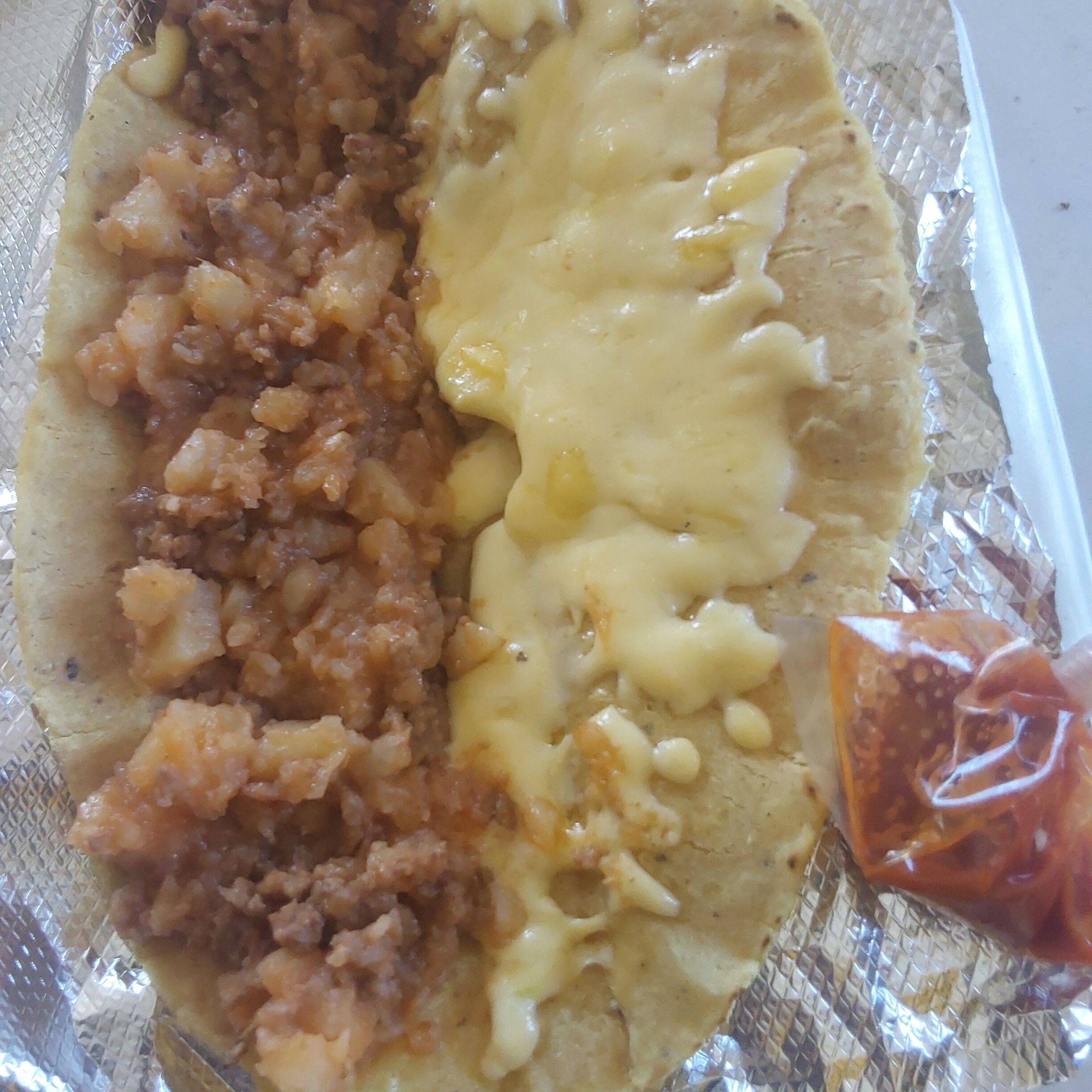 Quesadilla En Maiz (Picadillo)